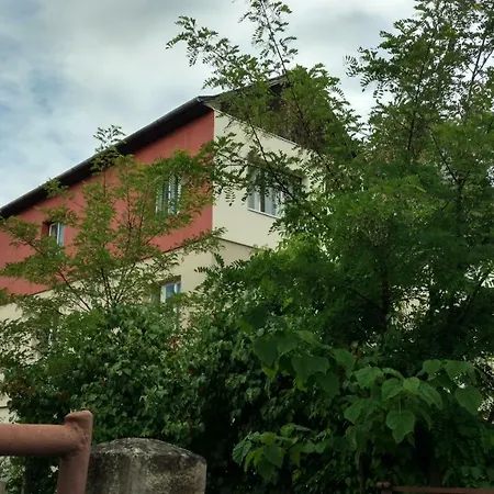 Apartment Garden Getaway